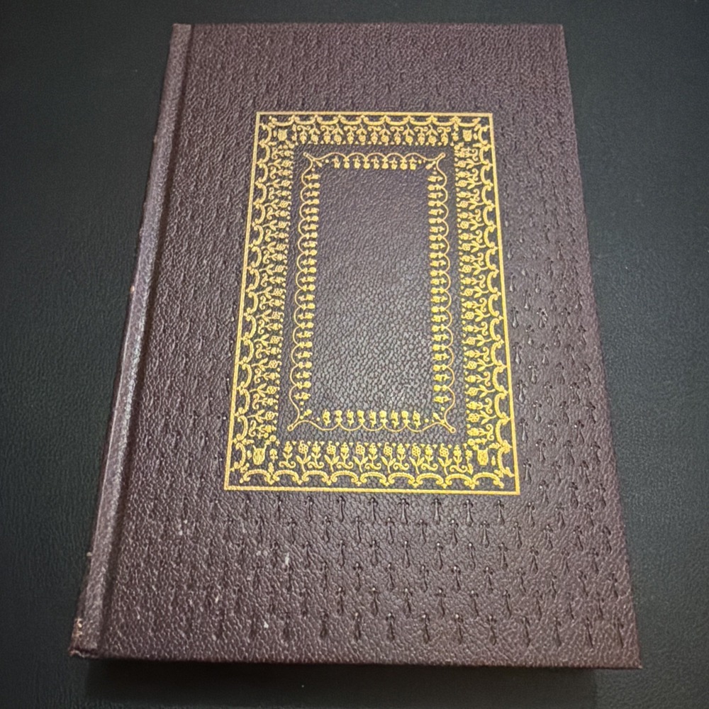 MOLL FLANDERS International Collectors Library HC Book Gold DANIEL DEFOE 1960s!